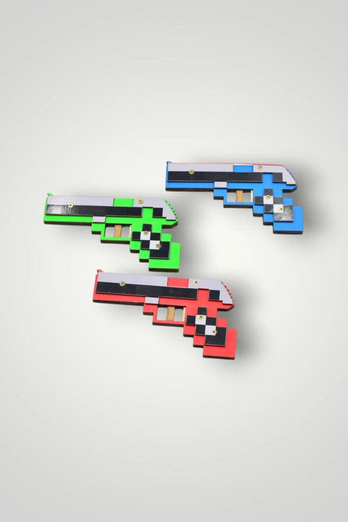 PISTOL LEMN COLORAT
