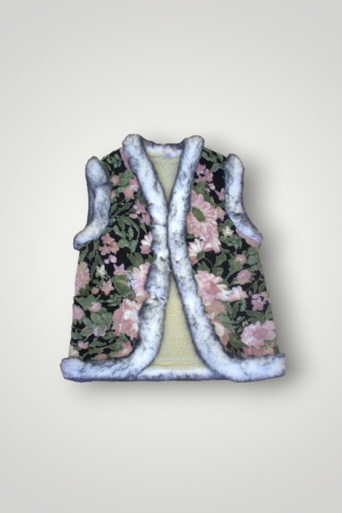 VESTĂ