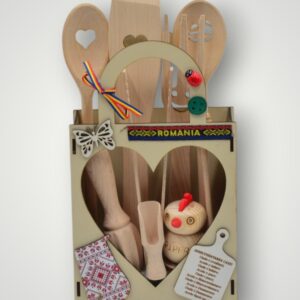 SET BUCATARIE CU 9 PIESE