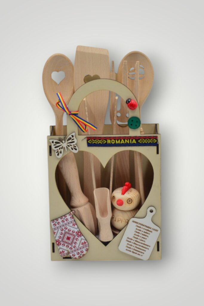 SET BUCATARIE CU 9 PIESE