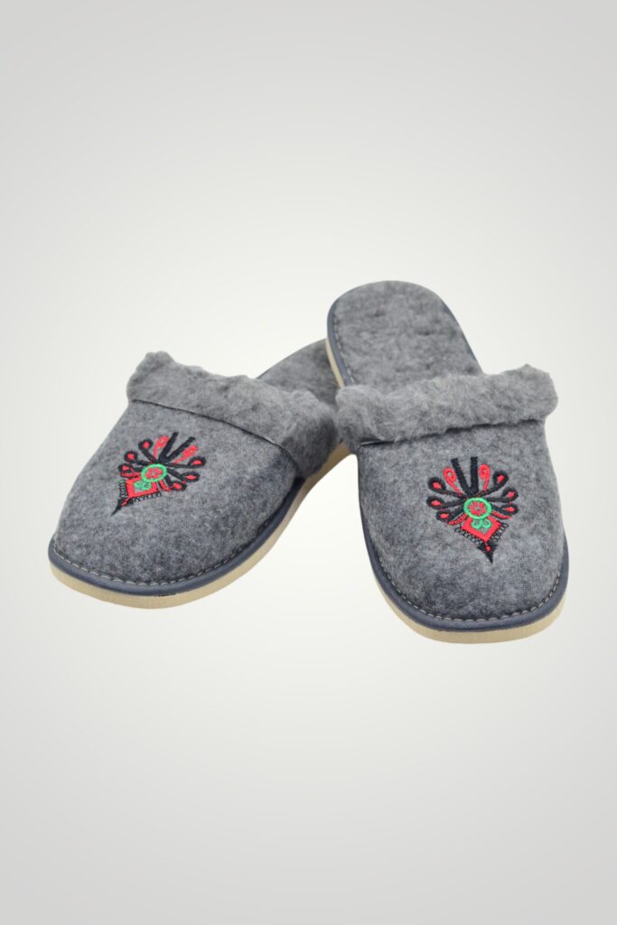 SET PAPUCI CU BLANA