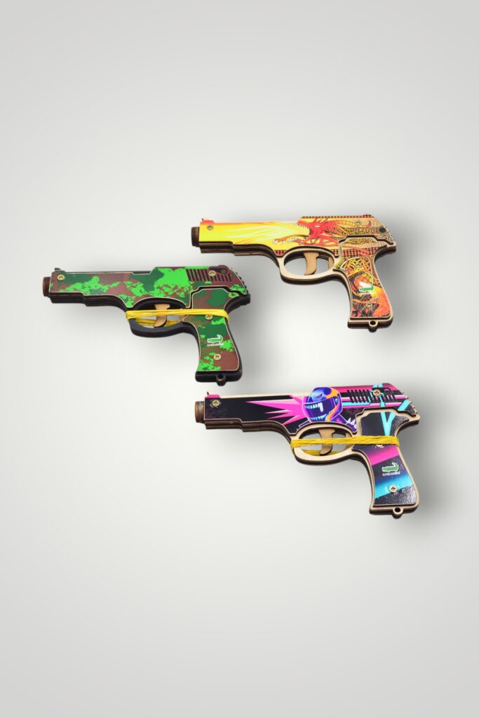 PISTOL LEMN COLORAT