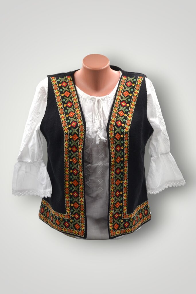VESTA TRADITIONALA DIN POSTAV