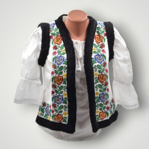 VESTA TRADITIONALA PENTRU FEMEI