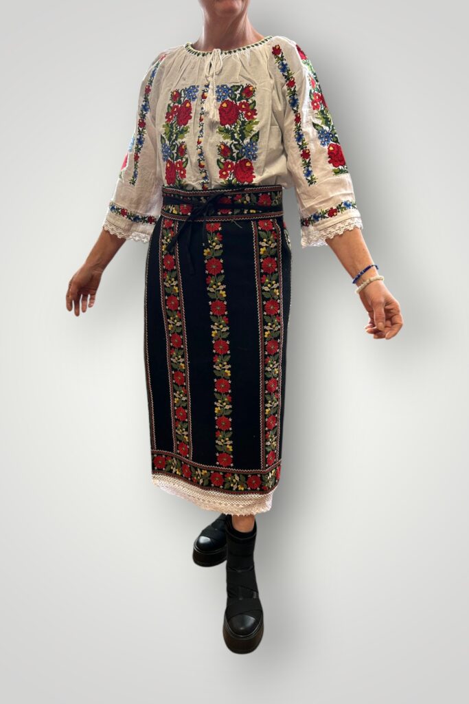 SET COSTUM TRADITIONAL DIN POSTAV